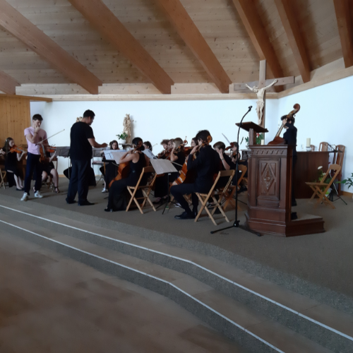 concert de musique à la chapelle d'Ovronnaz.