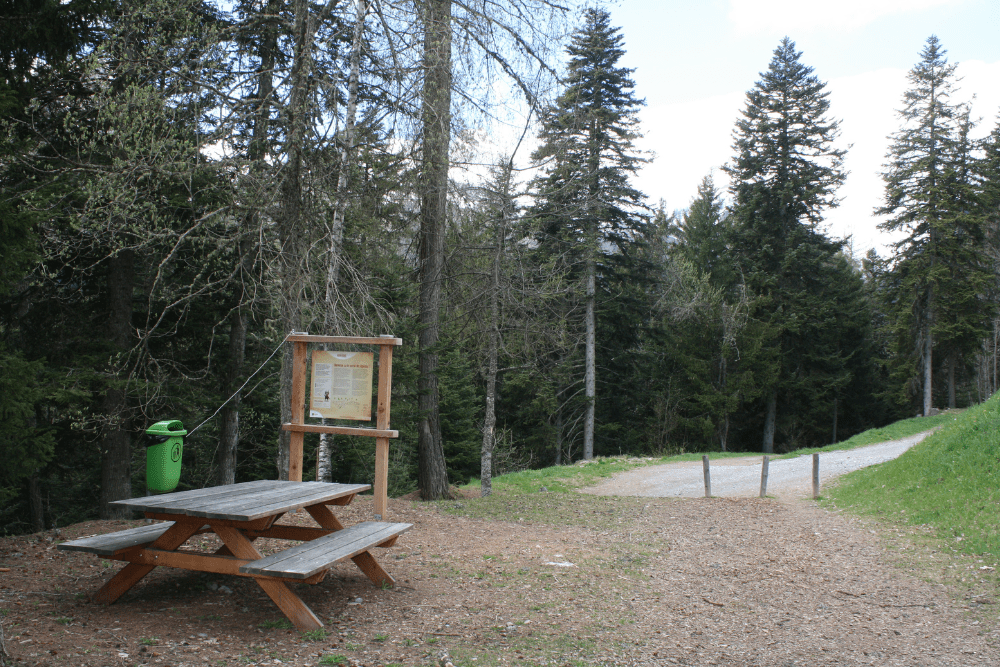 balade familiale le long de la Corniche. Sur le sentier des légendes